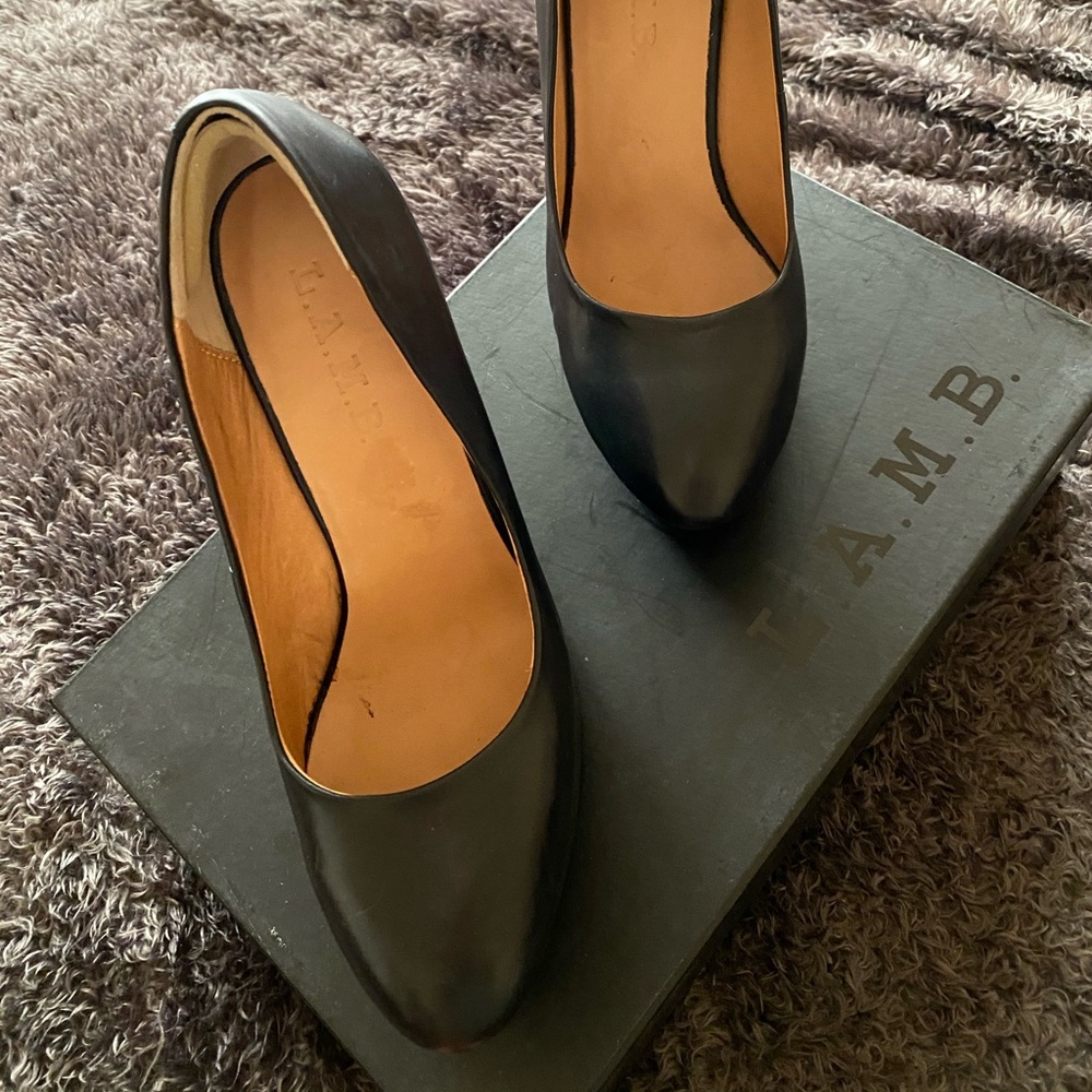 Shoes - Picture 4 of 4